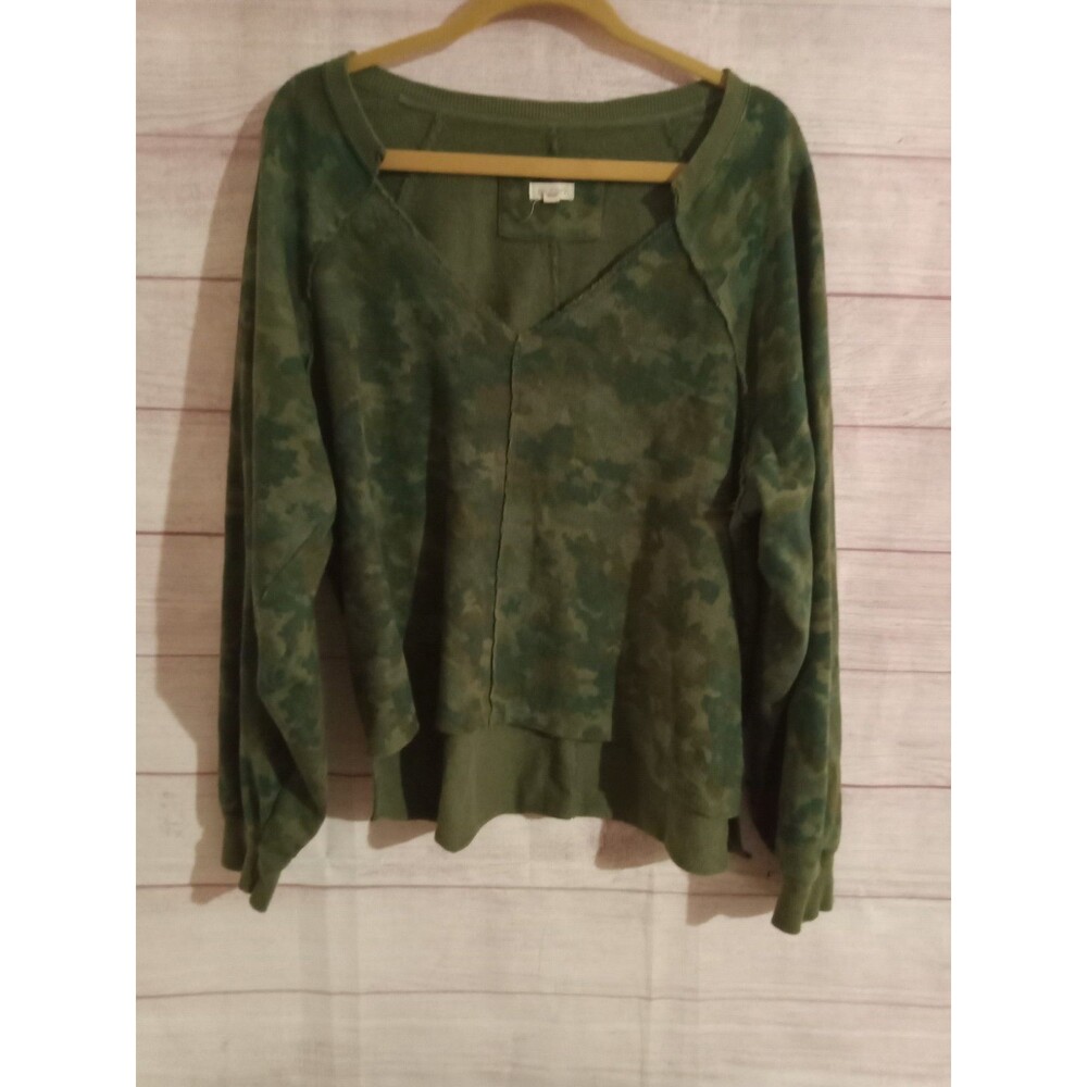 Anthropologie Pilcro Sweatshirt Camo Women's Size X Large Hi- Low Raw Hem